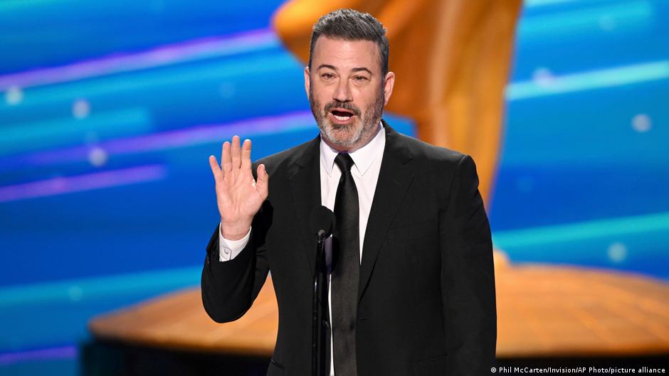 Ordenan revisión de licencia a ABC tras críticas de Trump a Kimmel