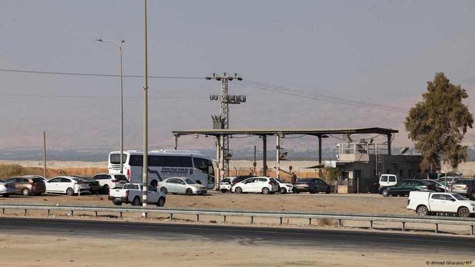 Israel cierra indefinidamente el principal cruce entre Cisjordania y Jordania tras ataque y reconocimiento de Palestina