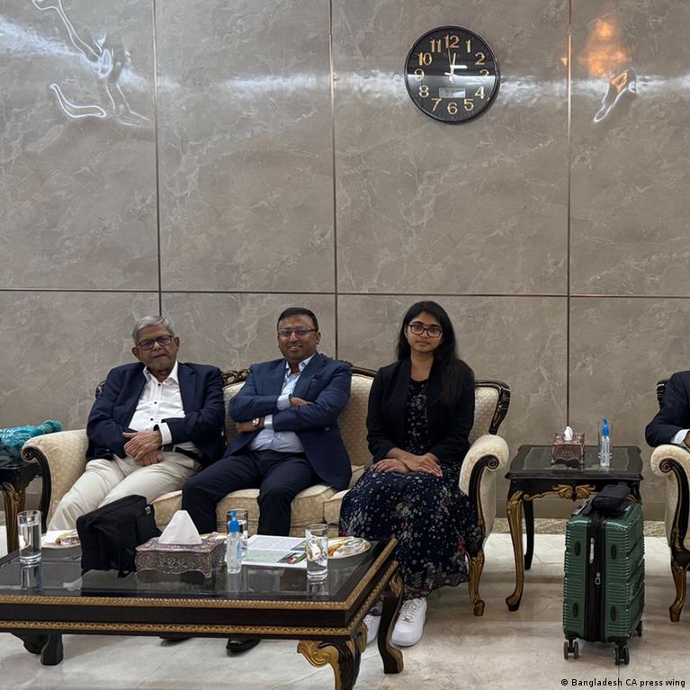 Bir-biri bilan jinsiy aloqada bolgan mast ayollar Kavkaz er-xotin bilan shaxsiy jinsiy aloqani onlayn tomosha qiling