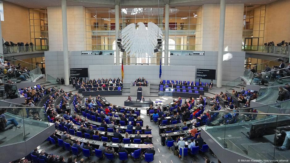 Rasprava u Bundestagu je tradicionalno i opšta debata o radu i planovina savezne vlade