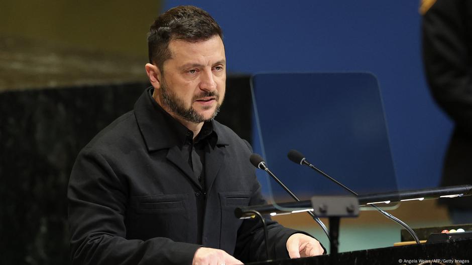 Zelenskyy threatens attack on Kremlin – DW – 09/25/2025