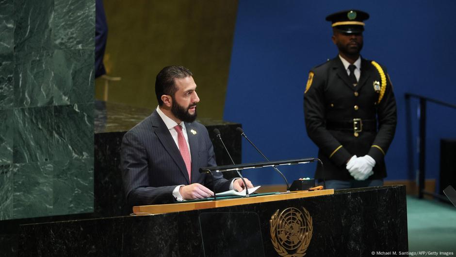كيف يتعامل أحمد الشرع مع التحديات الداخلية في سوريا؟