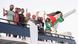 Integrantes da Flotilha Global Sumud, incluindo Greta Thunberg, que aparece apoiada em mastro com a bandeira da Palestina Integrantes da Flotilha Global Sumud, incluindo Greta Thunberg, que aparece apoiada em mastro com a bandeira da Palestina
