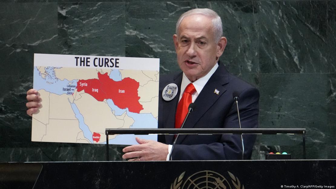 O premiê israelense Benjamin Netanyahu mostra mapa do Oriente Médio em reunião da ONU