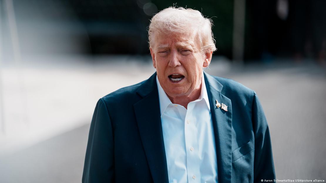 US-Präsident Donald Trump spricht zu Journalisten