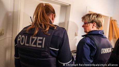 Auch Polizei und Ordnungsamt sind im Kampf gegen Sozialbetrug im Einsatz (Symbolbild)