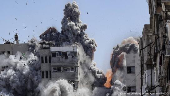 Humo se eleva desde la zona atacada por las fuerzas israelíes en la ciudad de Gaza, Gaza, el 27 de septiembre de 2025. Humo se eleva desde la zona atacada por las fuerzas israelíes en la ciudad de Gaza, Gaza, el 27 de septiembre de 2025.