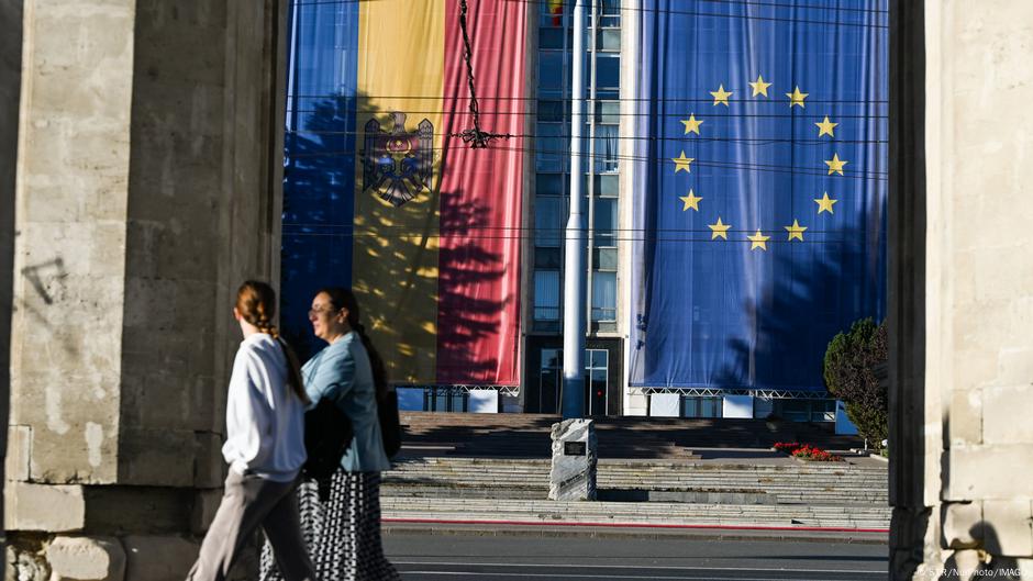 Moldova Election: Pro-EU Party Leads Early Count, Protests Called Amidst High Tensions