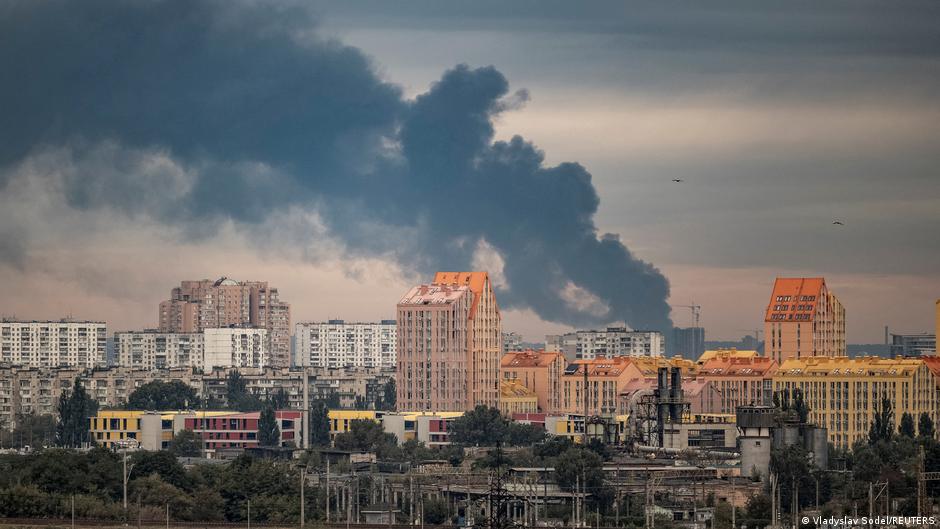 Росія атакує Київ балістикою, є поранені