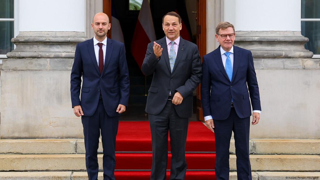 Ministri i Jashtëm Wadephul në Varshavë me ministrin e Jashtëm polak Radoslaw Sikorski dhe me atë francez Jean-Noël Barrot për konsultime në Varshavë.