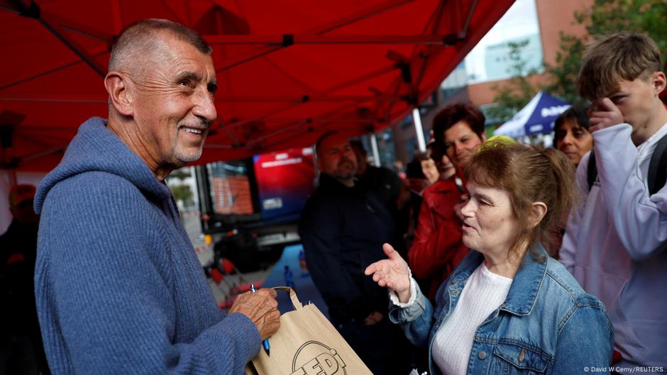 Lider stranke ANO, Andrej Babiš, namerno se pojavljuje u javnosti tokom izborne kampanje ležernoj odeći