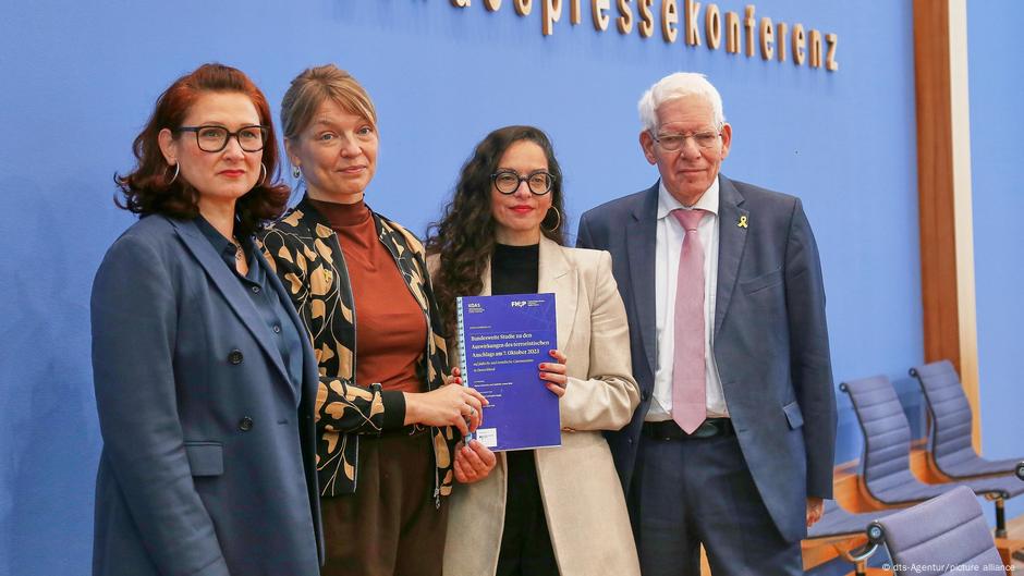 Ferda Ataman, Frederike Lorenc-Sinai, Marina Černivski i Jozef Šuster na predstavljanju studije u Berlinu