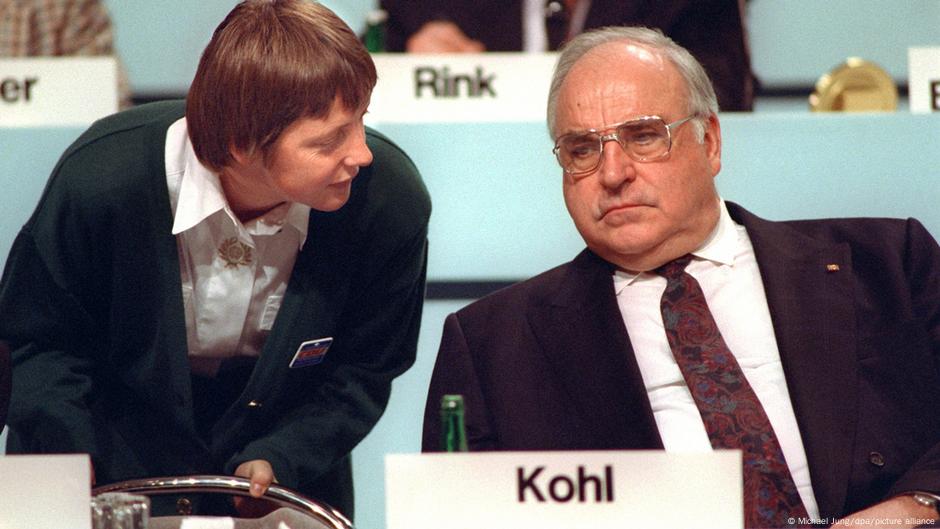 Angela Merkel i Helmut Kol na kongresu CDU u Drezdenu, 16.12.1991.