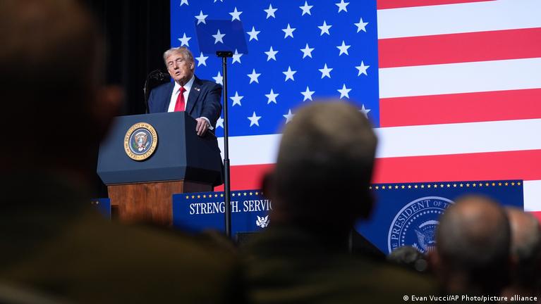 Trump desplegó submarinos frente a Rusia por amenazas – DW – 30/09/2025