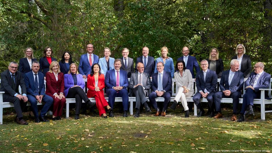 Kabinet Fridriha Merca na radnom sastanku u jednoj vili u Berlinu, 30. septembar 2025.
