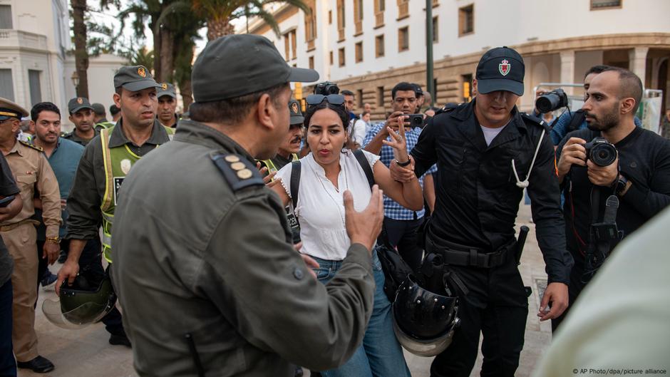 +++ التظاهرات في المغرب تتجدد لليوم الخامس وسقوط قتيلين +++