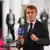 Emmanuel Macron habla ante los micrófonos de la prensa en Copenhague.