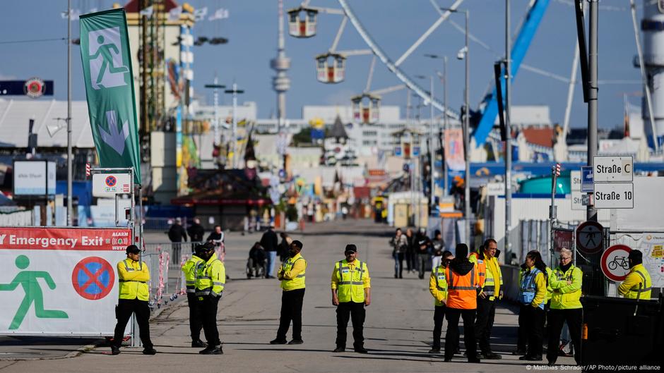 Oktoberfest był długo zamknięty z powodu zagrożenia bombowego: co wiemy