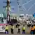 Personal de seguridad bloquea el acceso al Oktoberfest en Múnich.
