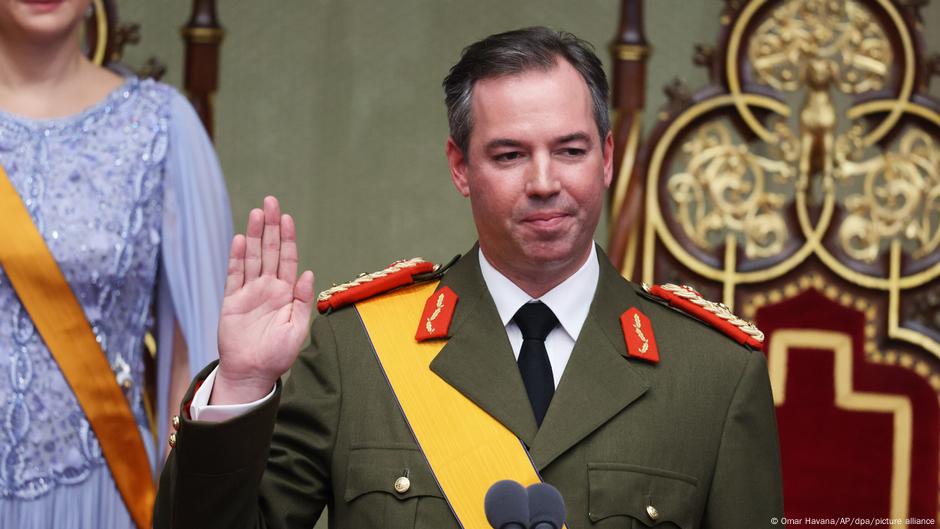Luxembourg: Grand Duke Henri abdicates with son taking over