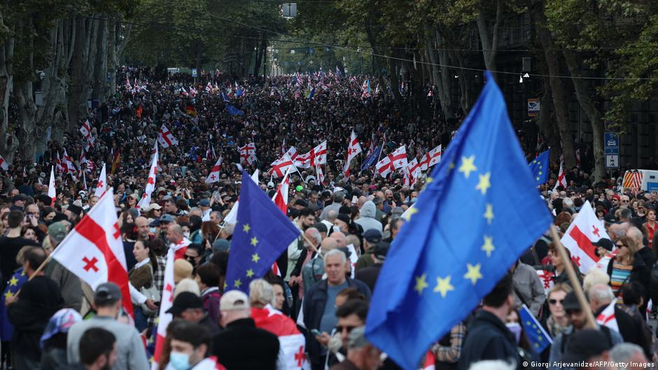 Грузія: штурм президентського палацу розколов опозицію