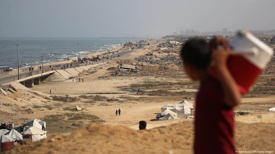 Middle East updates: Gaza ceasefire talks start in Egypt DW 10/06/2025