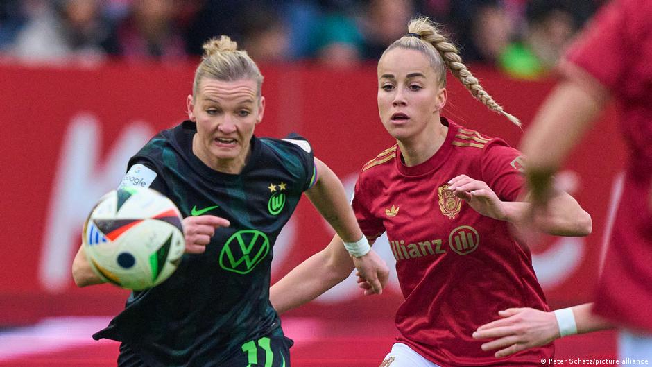Women's Bundesliga clubs to market league without DFB  DW  12/04/2025