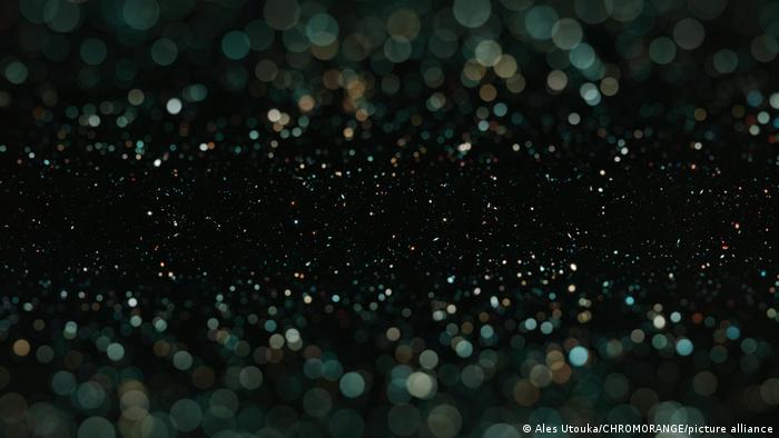 Le physicien Rajendra Gupta propose une théorie révolutionnaire qui double l'âge estimé de l'univers à 26,7 milliards d'années.