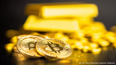 Γιατί όλοι αγοράζουν χρυσό και bitcoin;