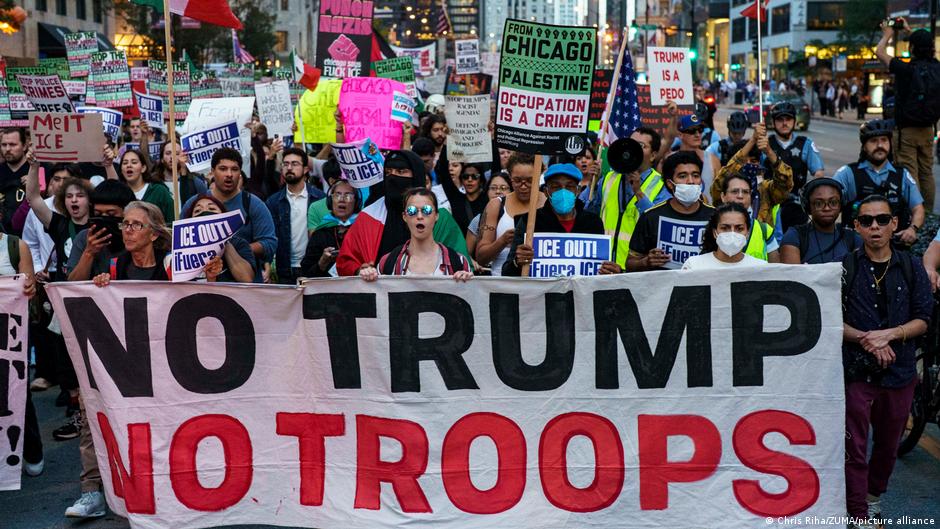 Trump amenaza a con invocar Ley de insurrección en EE.UU. – DW – 07/10/2025