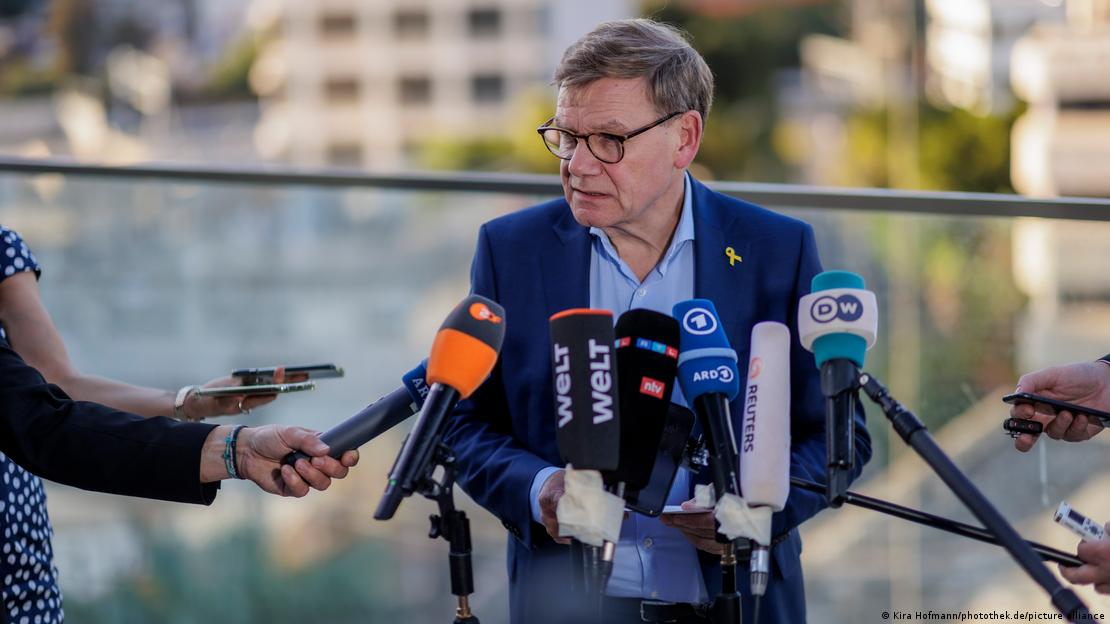 Almanya Dışişleri Bakanı Johann Wadephul.basına açıklama yaparken.