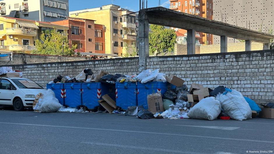 Albanien-k-mpft-gegen-wachsende-M-llberge