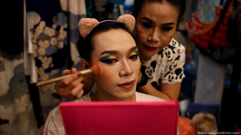 Is Vietnam turning against LGBTQ+ rights?  DW  10/07/2025
