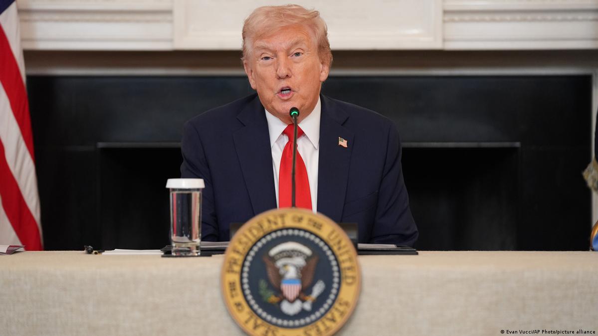 Trump says he will impose additional 100% tariffs on China