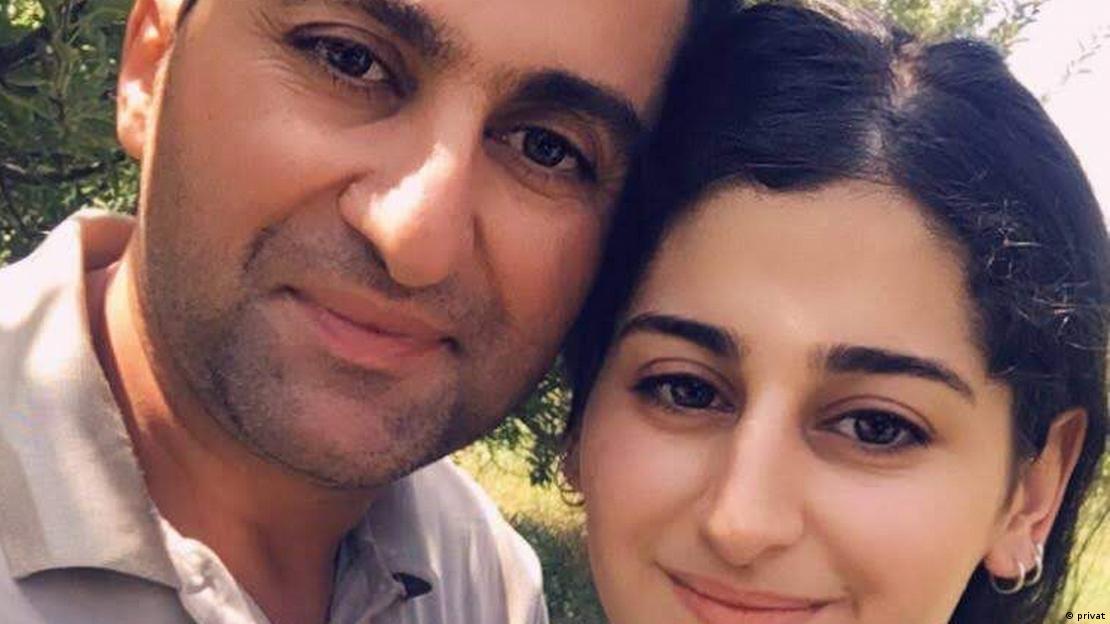 ژینو بابامیری همراه با پدرش رزگار بابامیری