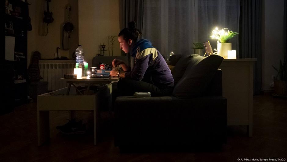 Estudio: son las actitudes, y no los ingresos, las que impulsan el ahorro energético en los hogares.