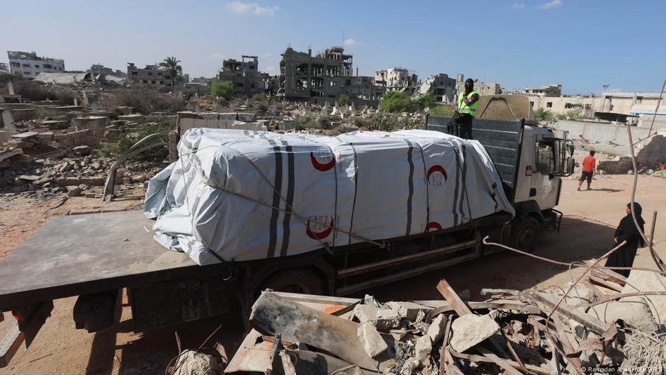 Palestinske porodice prisiljene su da traže pomoć preko interneta, što koriste preveranti koji kradu njihove identitete i usmeravaju donacije u svoje džepove