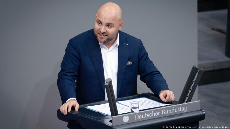 Markus Fronmajer (AfD): Svako posredovanje koje doprinosi prekidu stradanja na obe strane je dobrodošlo