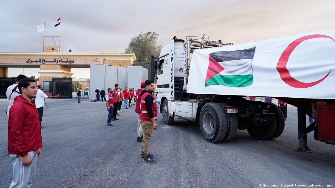Ägypten Rafah 2025 | Ein Laster steht mit Hilfsgütern vor dem Grenzübergang nach Gaza (12.10.2025)