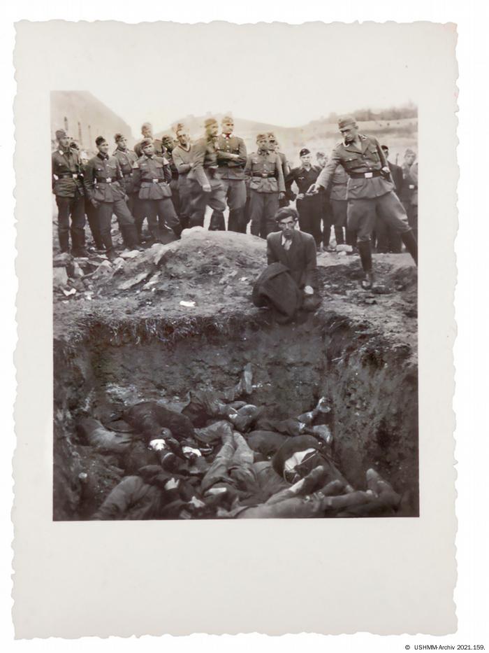 Fotografija je postala poznata pod nazivom „Poslednji Jevrejin u Vinici“