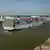 Ein Containerschiff der chinesischen COSCO Group