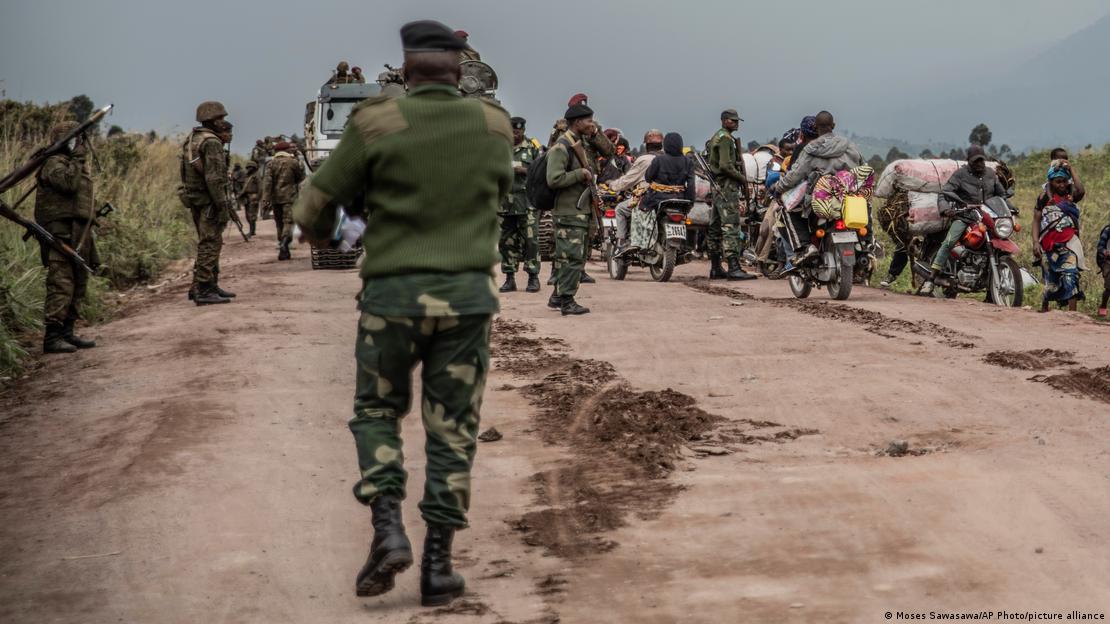 République démocratique du Congo Kibumba 2022 | Des personnes fuient les combats entre les forces gouvernementales et les rebelles du M23 République démocratique du Congo Kibumba 2022 | Des personnes fuient les combats entre les forces gouvernementales et les rebelles du M23