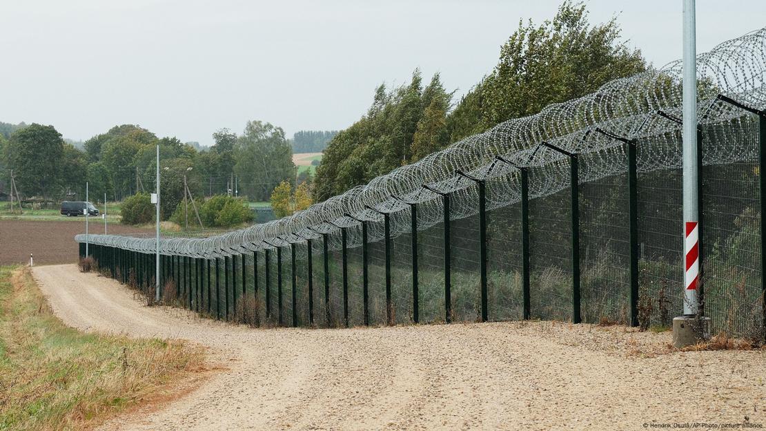 Гранична стена между Естония и Русия Гранична стена между Естония и Русия