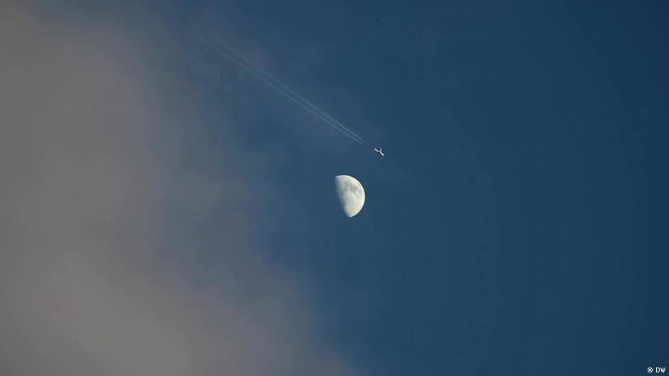 Why do we sometimes see the Moon during the day? – DW – 11