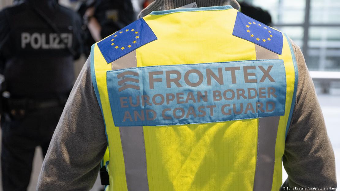 Bir Frontex çalışanının yeleğinin görünümü