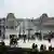 Frankreich Paris 2025 | Louvre nach Juwelenraub geschlossen - Polizei vor dem Museum