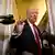 USA 2025 | Donald Trump spricht mit Reportern an Bord der Air Force One (19.10.2025)