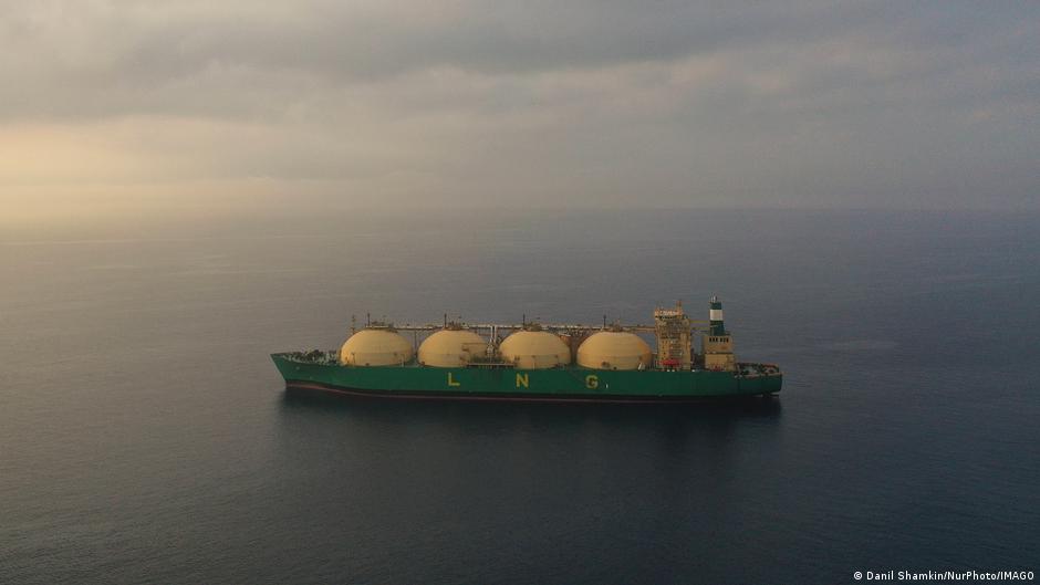Пошкоджений газовоз РФ дрейфує до Лампедузи