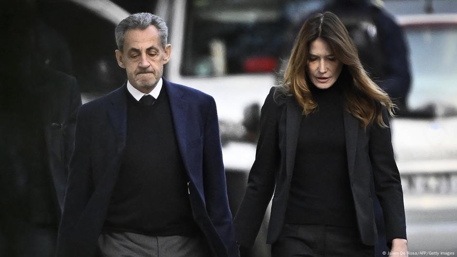Nikola Sarkozi sa suprugom Karlom Bruni, 21.10.2025