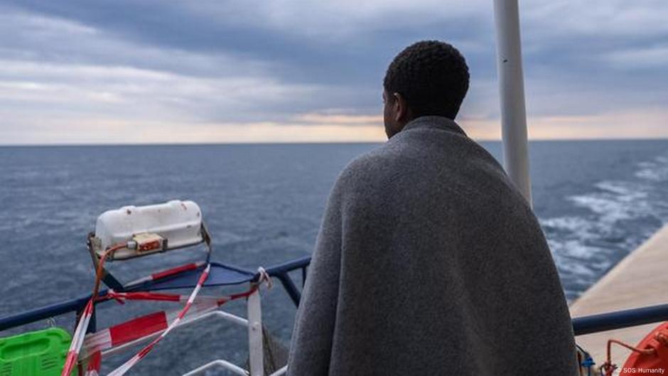 Alone at sea, unaccompanied refugee minors in mortal danger  DW  10/26/2025